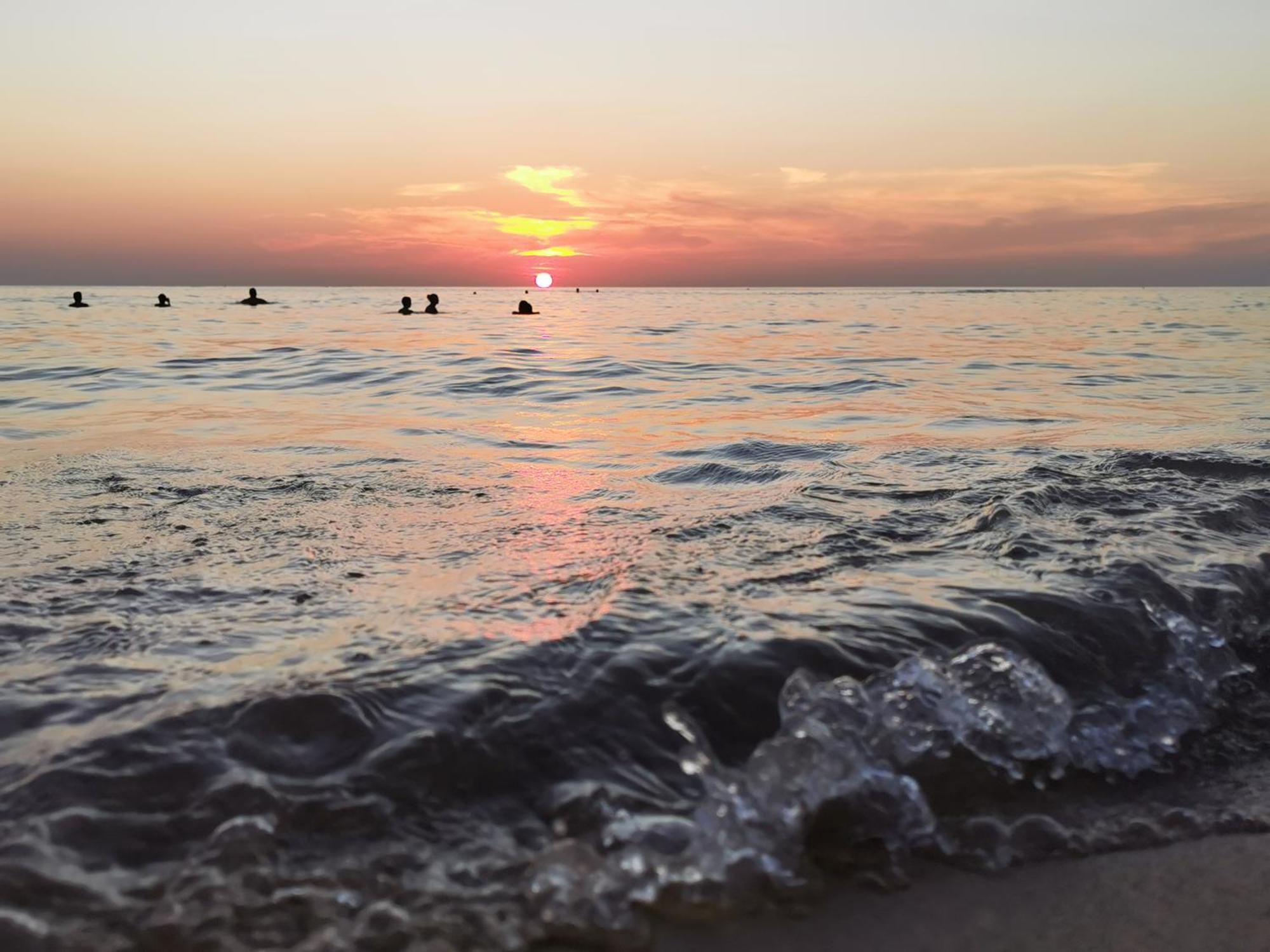 Lanting Hotel Patong Екстериор снимка