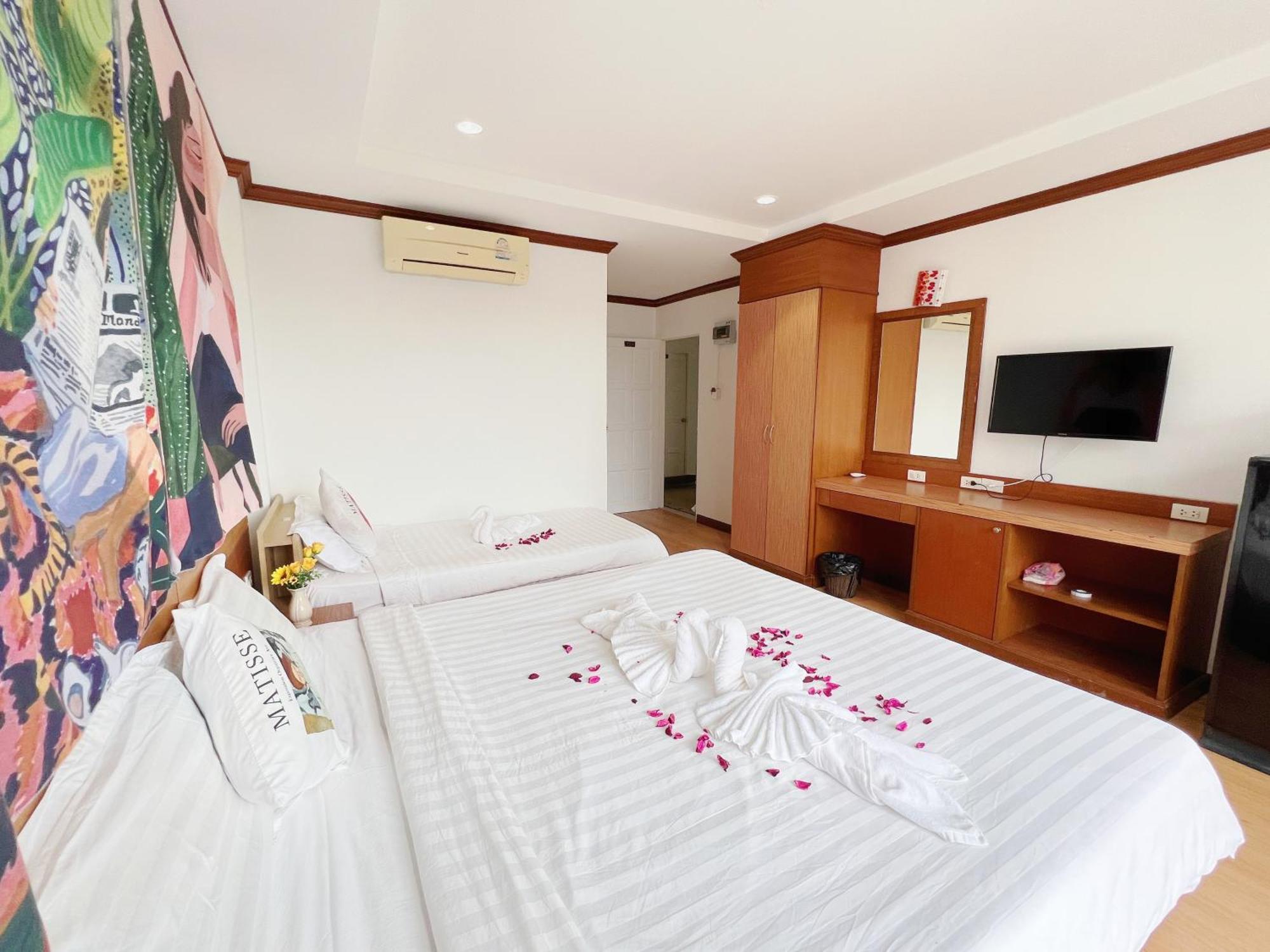 Lanting Hotel Patong Екстериор снимка