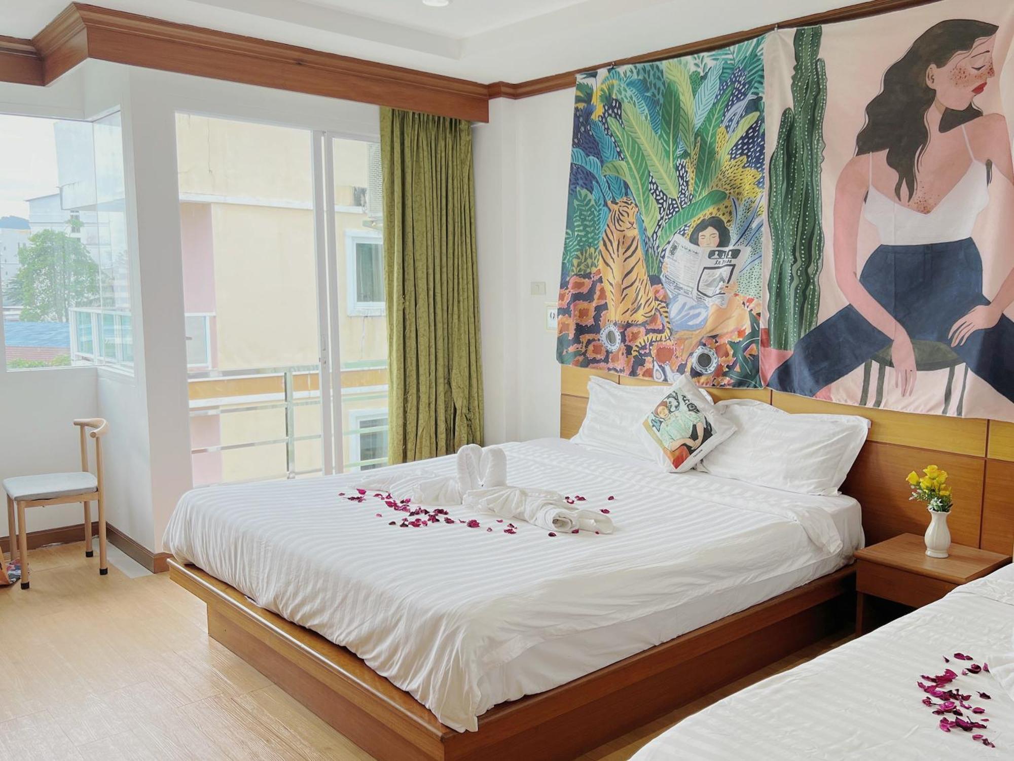 Lanting Hotel Patong Екстериор снимка