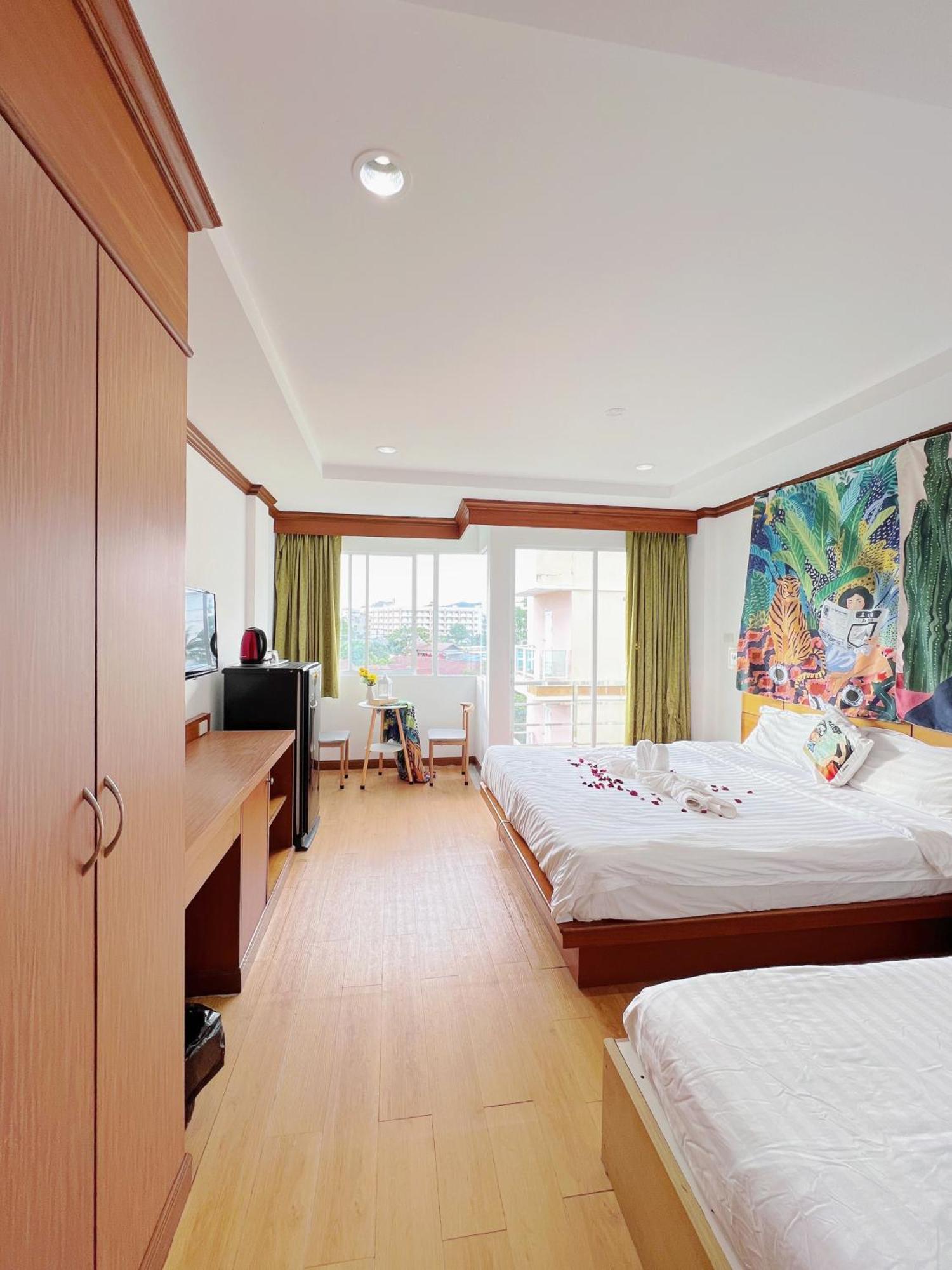 Lanting Hotel Patong Екстериор снимка