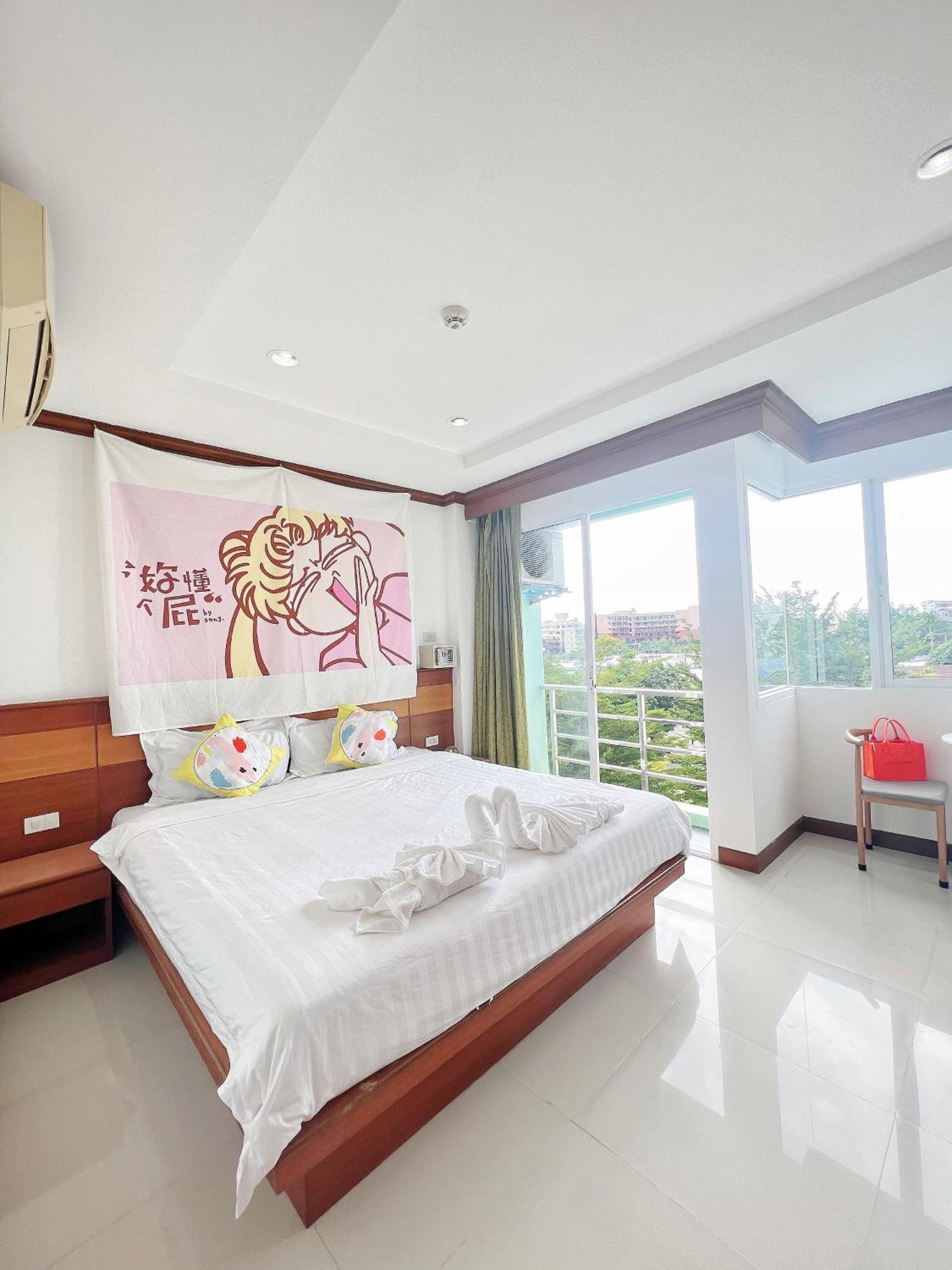 Lanting Hotel Patong Екстериор снимка