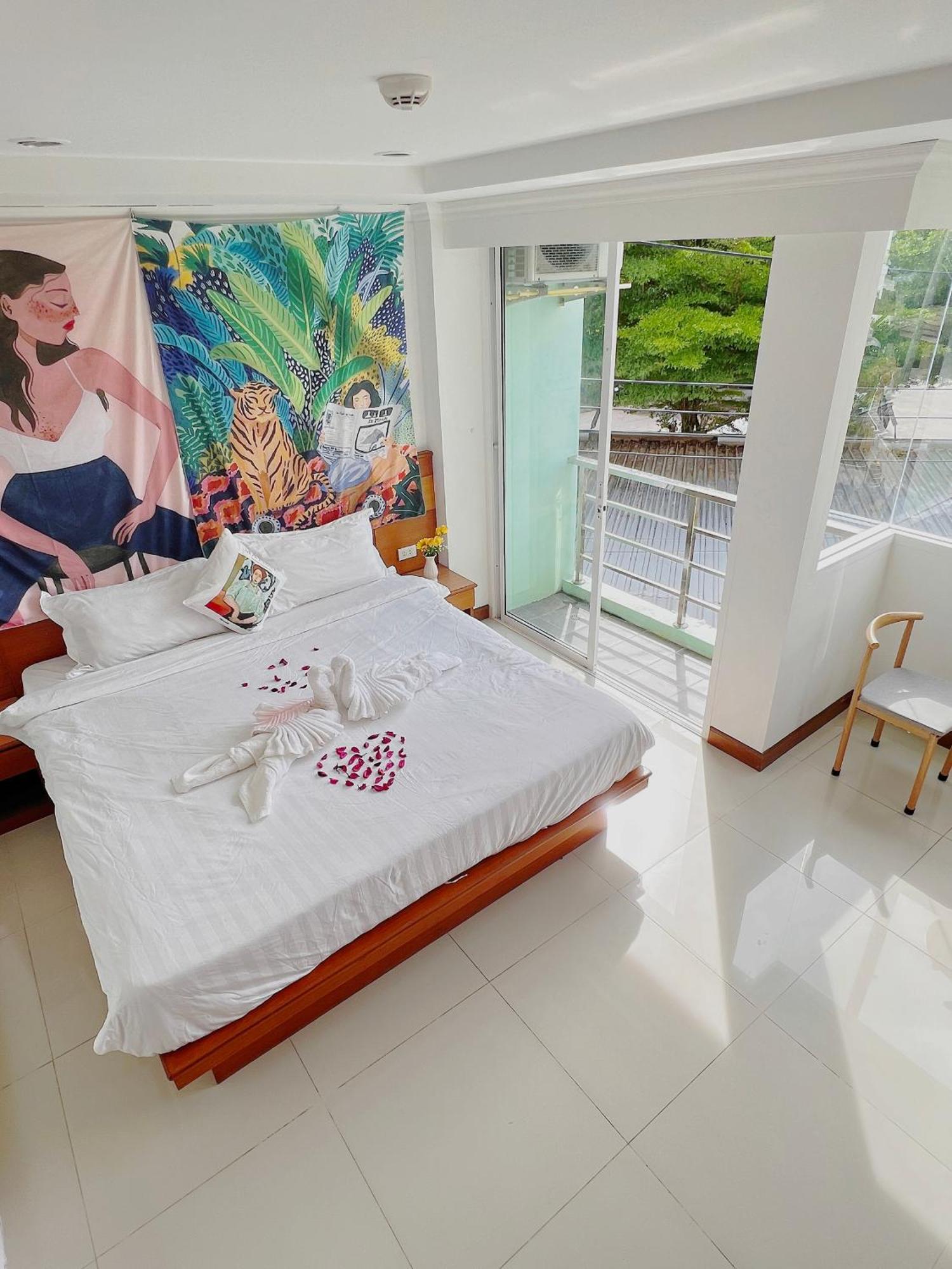 Lanting Hotel Patong Екстериор снимка